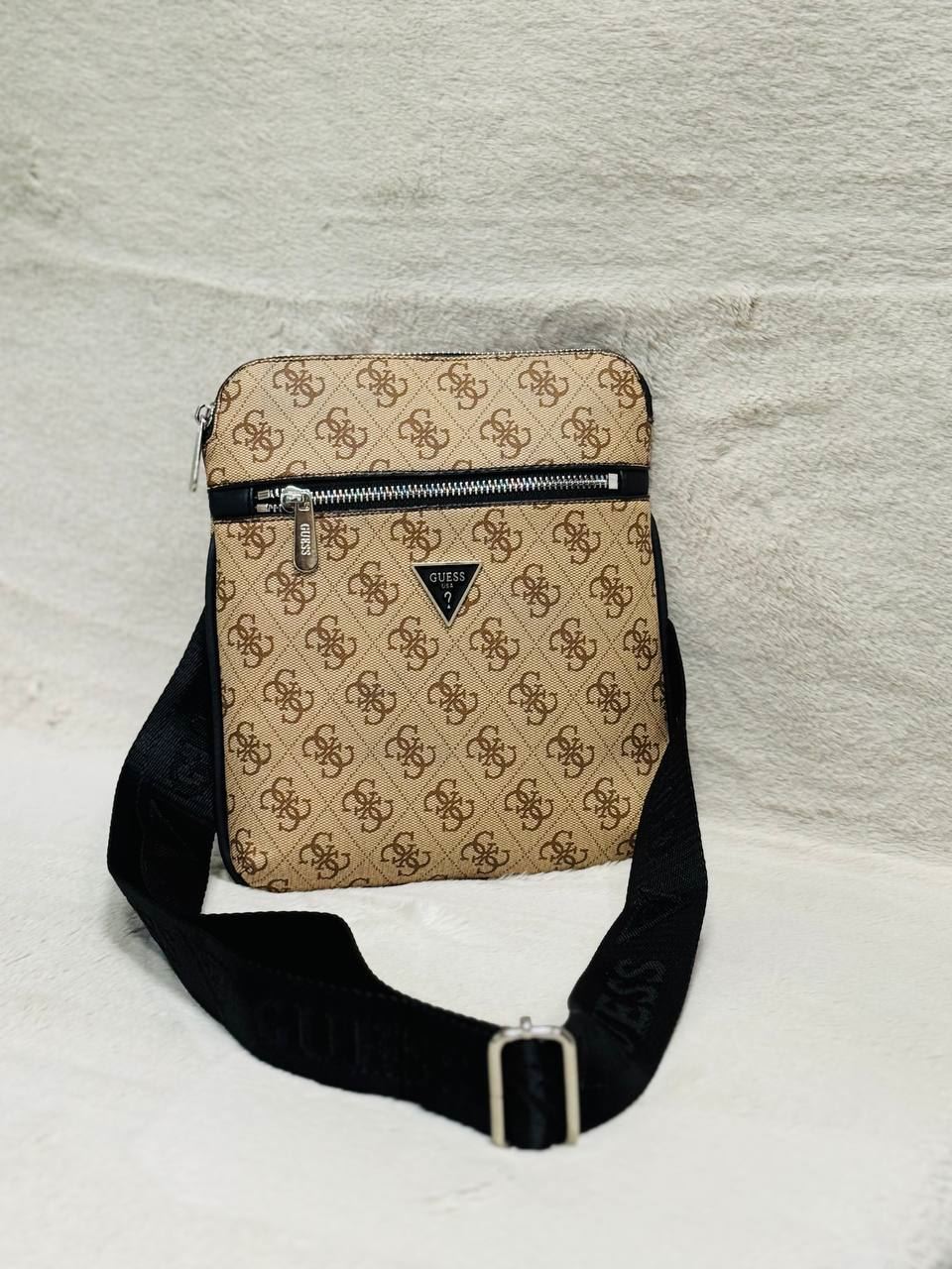 Bandolera Guess de hombre - Imagen 4