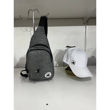 Bandolera lateral y gorra Converse - Imagen 1
