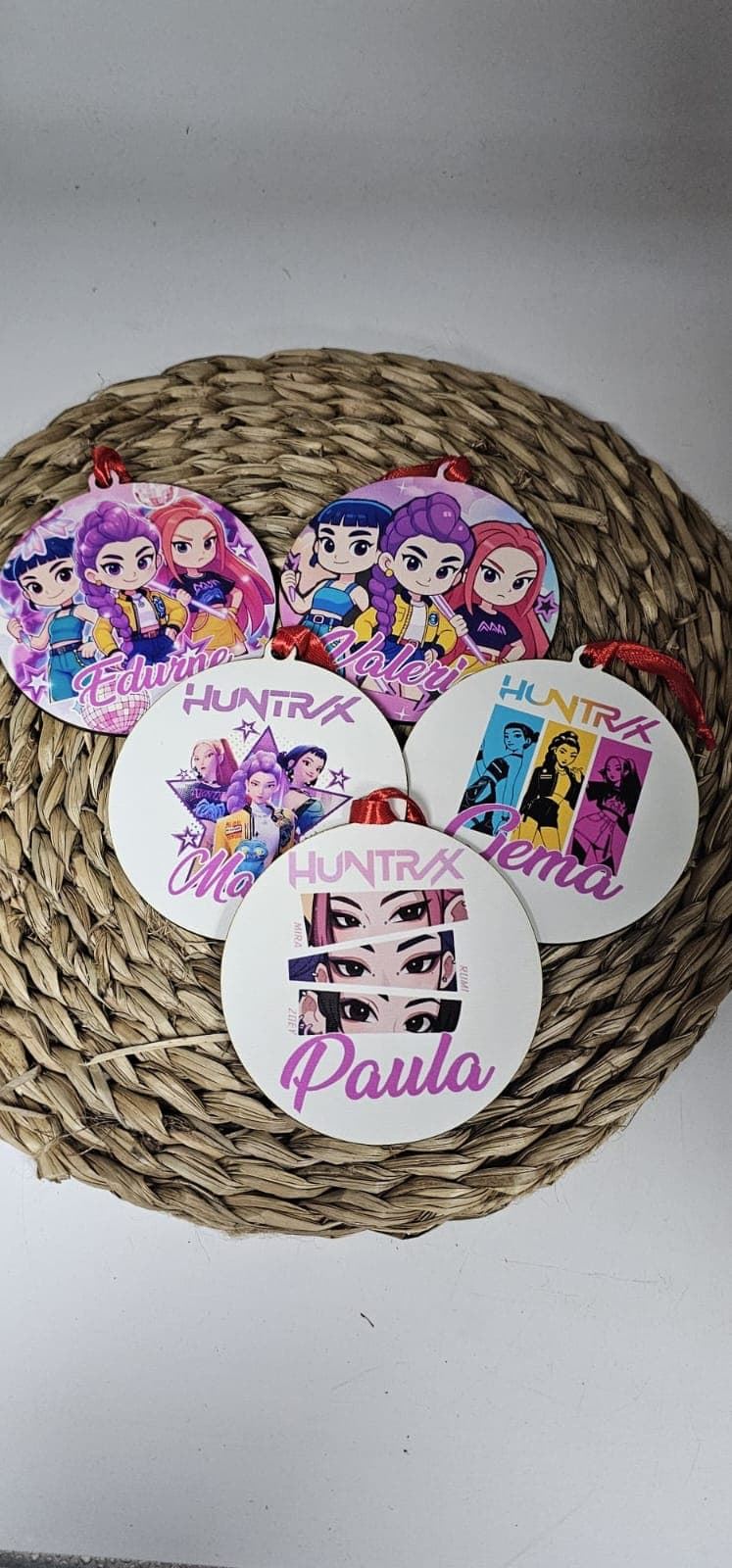 Bola de árbol de navidad guerreras K-Pop - Imagen 1