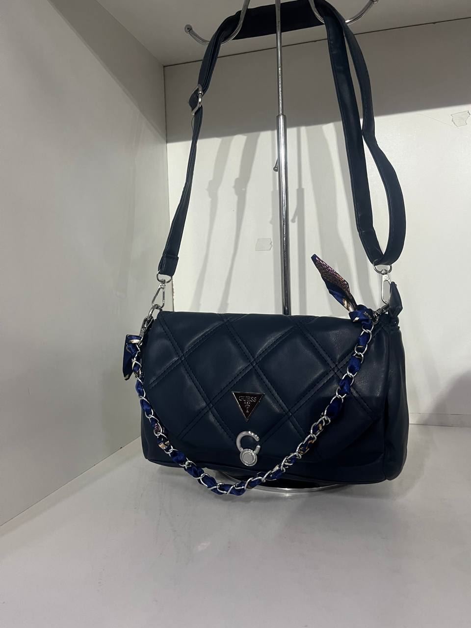 Bolso acolchado Guess - Imagen 2