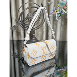 Bolso bandolera Louis Vuitton - Imagen 1