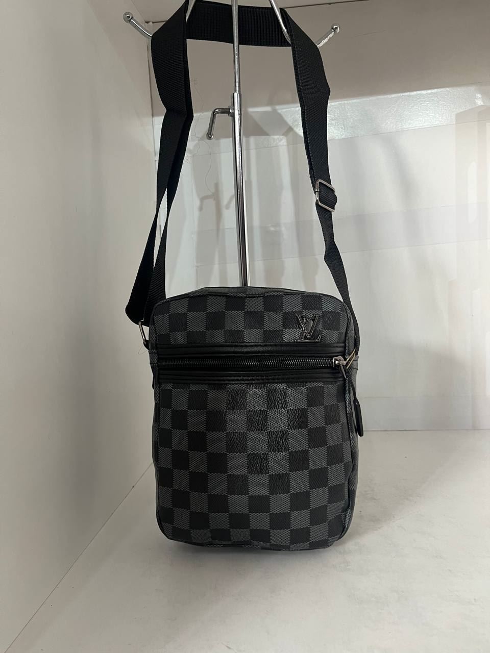 Bolso bandolera Louis Vuitton - Imagen 1