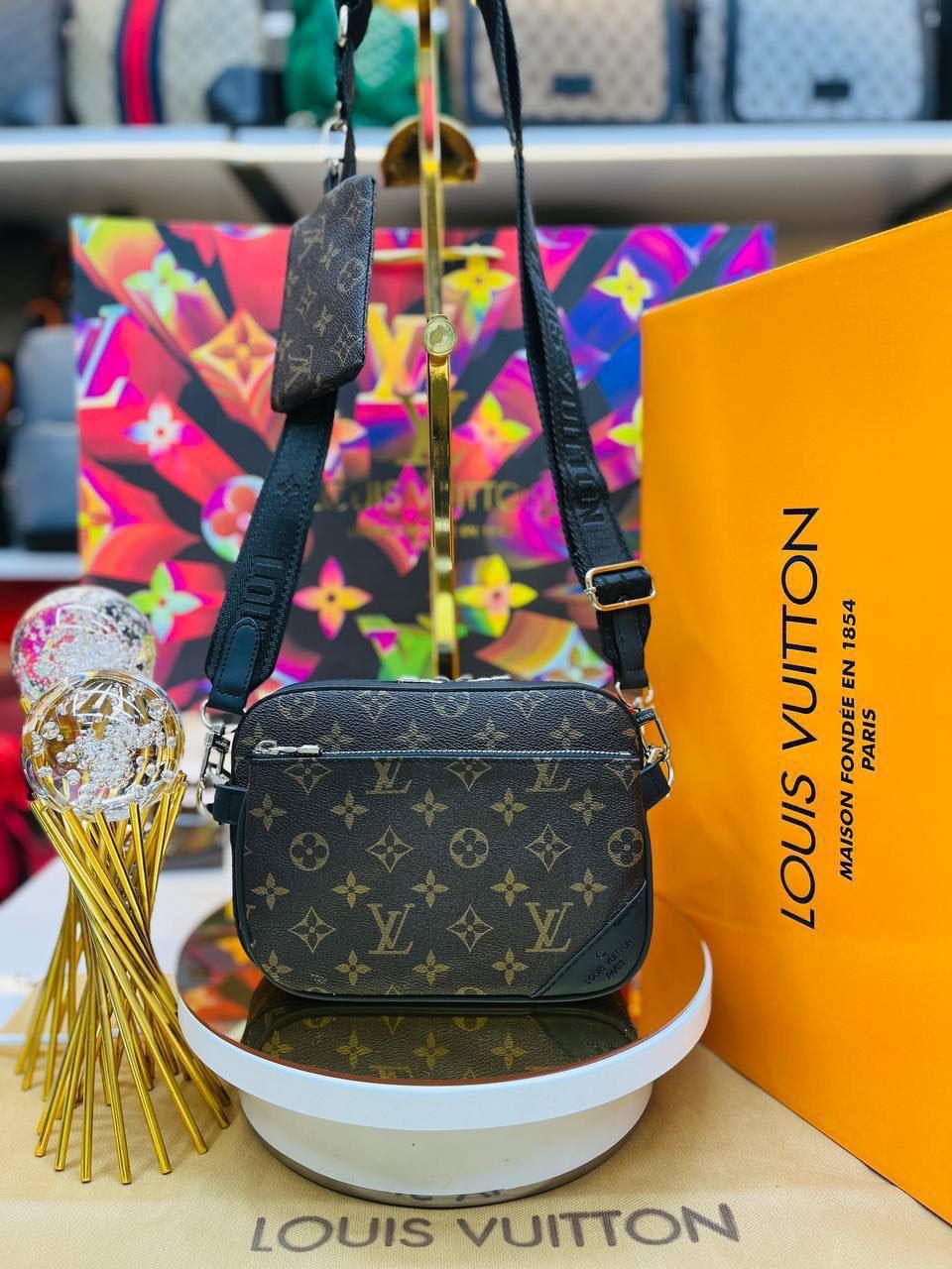 Bolso bandolera Louis Vuitton - Imagen 1
