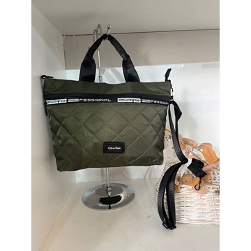 Bolso Calvin Klein Acolchado. - Imagen 1