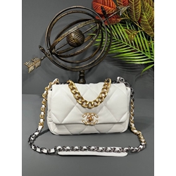 Bolso Chanel 19 Owned - Imagen 1