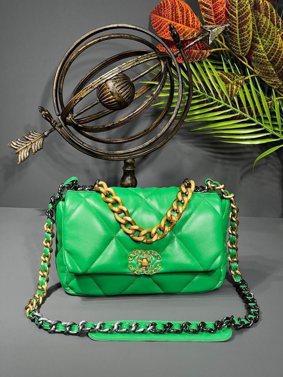 Bolso Chanel 19 Owned - Imagen 6