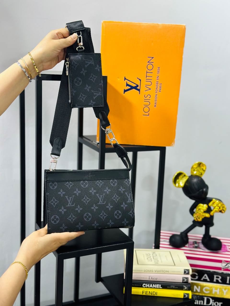 Bolso con cartera Gastón Louis Vuitton - Imagen 3