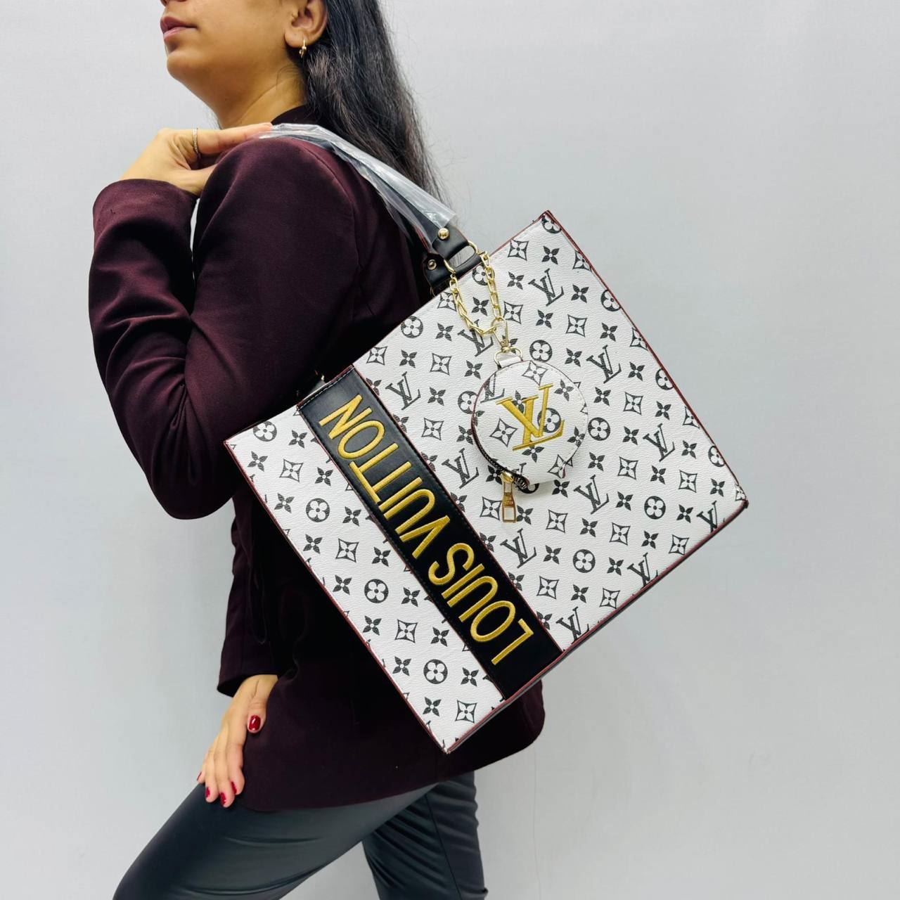 Bolso cuadrado Louis Vuitton - Imagen 4