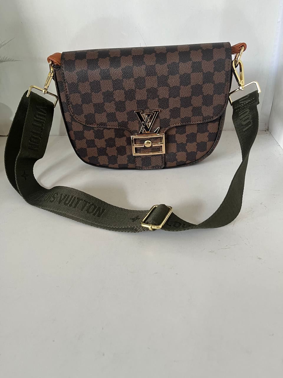 Bolso cuadros Louis Vuitton - Imagen 4