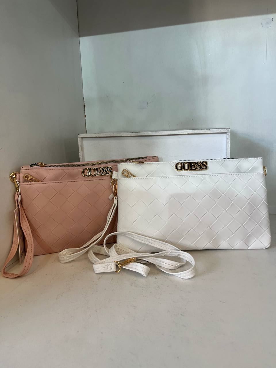 Bolso de mano Guess - Imagen 4