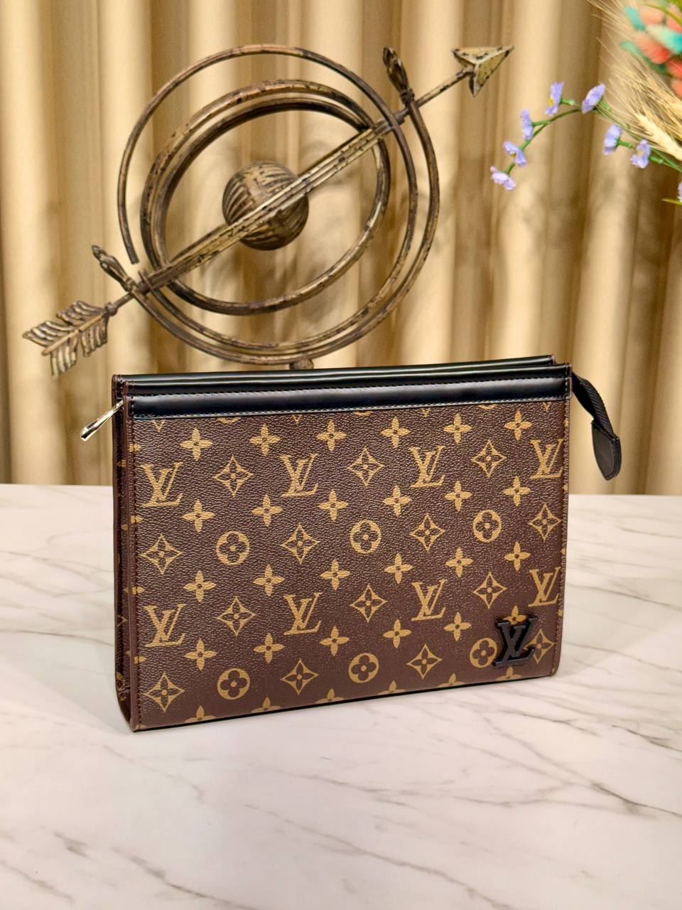 Bolso  de mano Louis Vuitton Pochette - Imagen 2