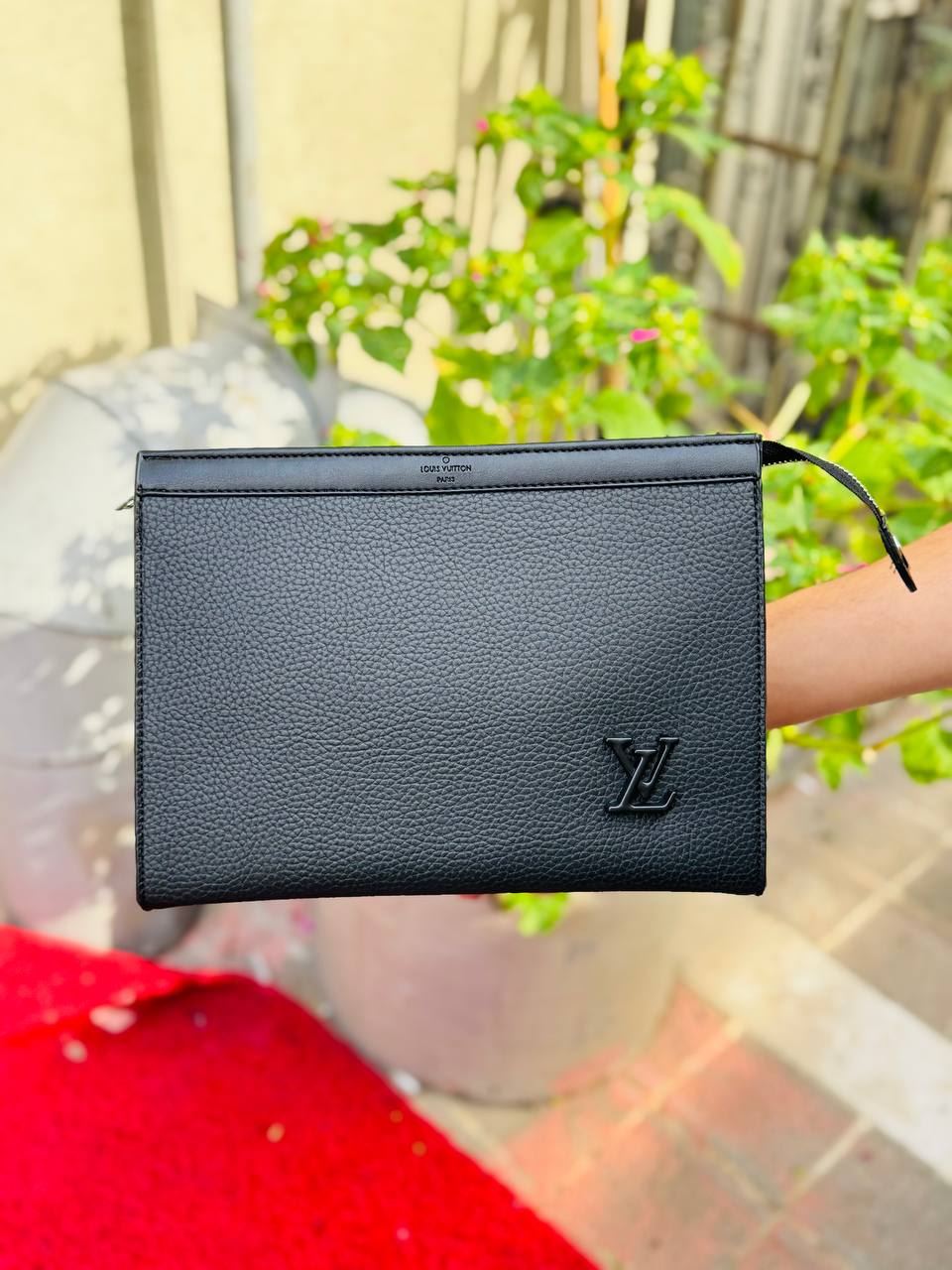Bolso  de mano Louis Vuitton Pochette - Imagen 4