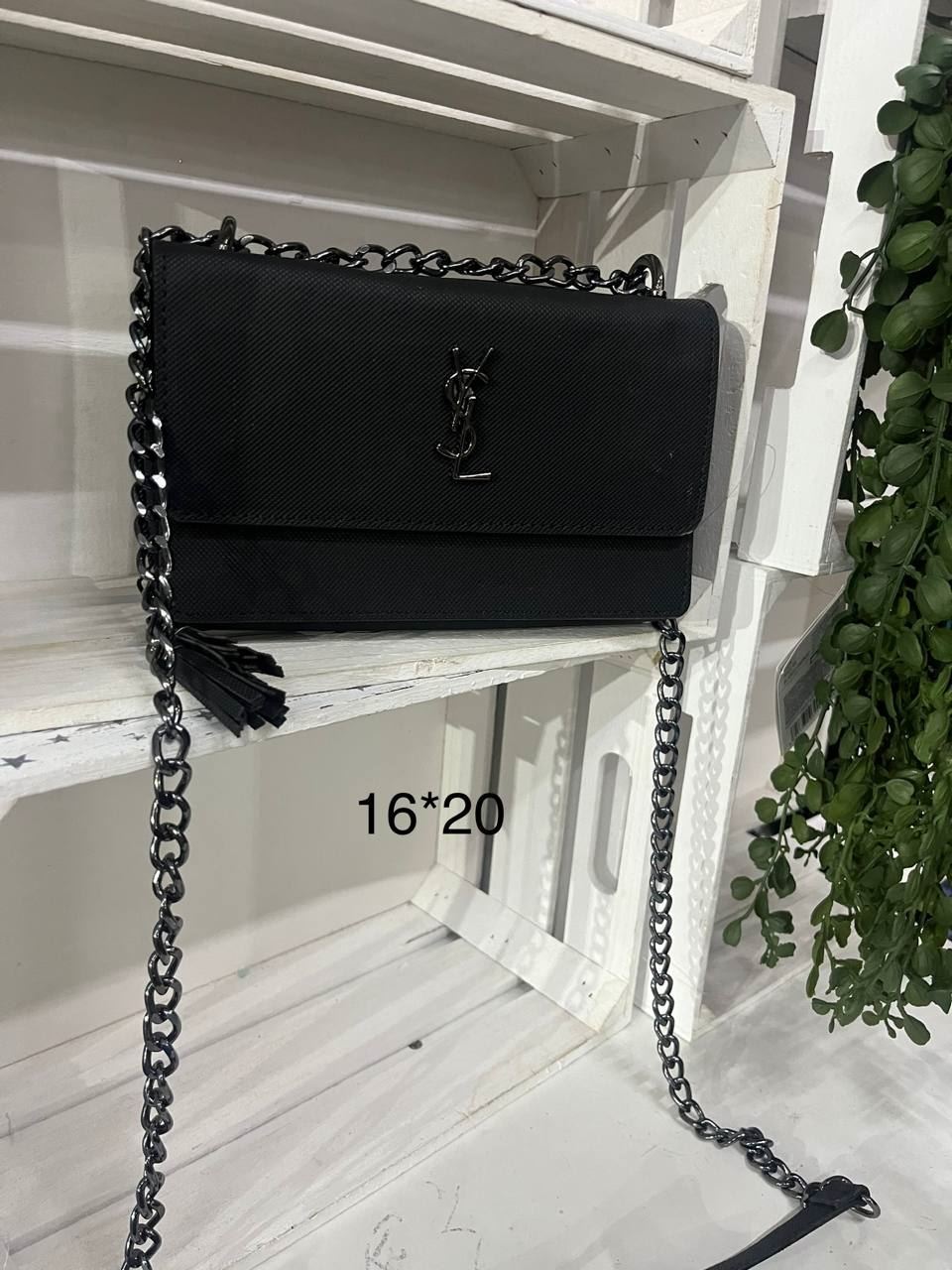 Bolso de Yves Saint Laurent - Imagen 1
