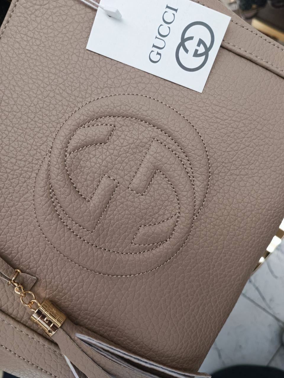 Bolso Gucci estampado - Imagen 4