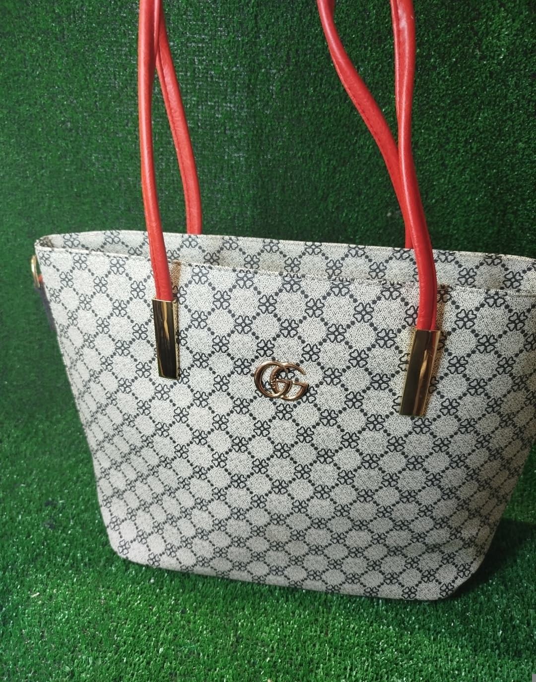Bolso Gucci estampado - Imagen 1