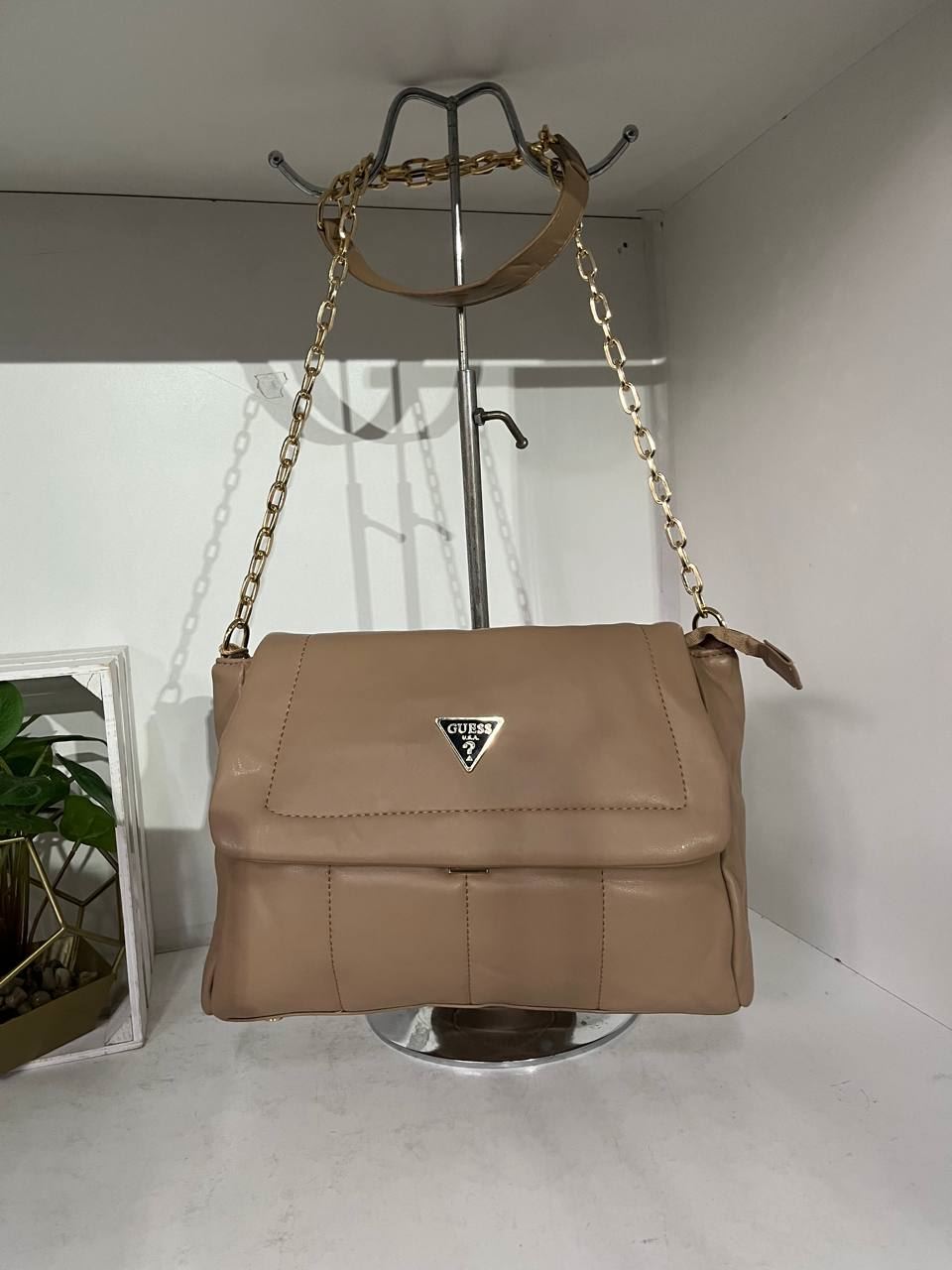 Bolso Guess amplio - Imagen 2