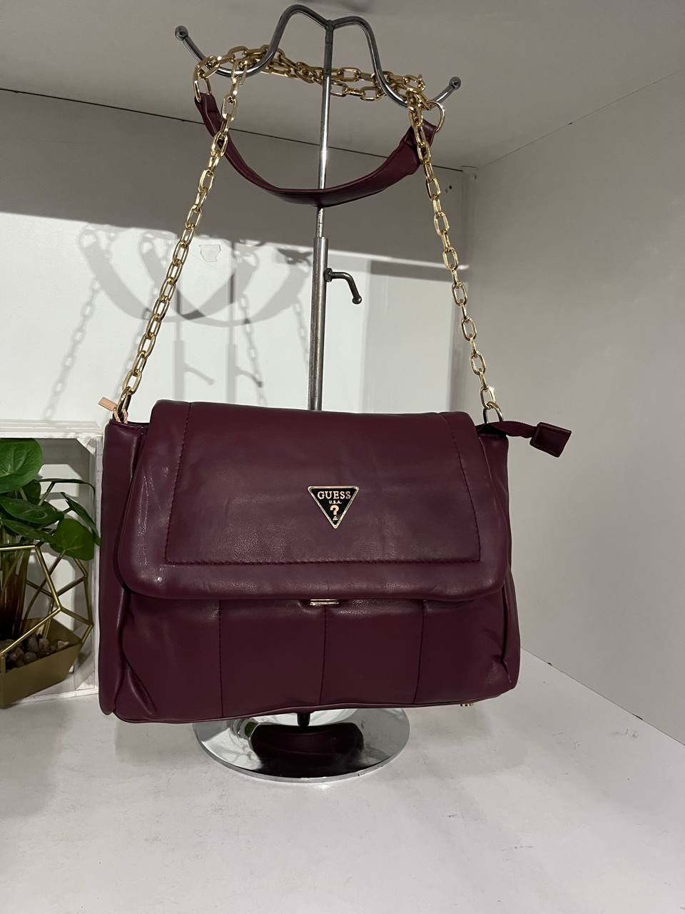 Bolso Guess amplio - Imagen 5