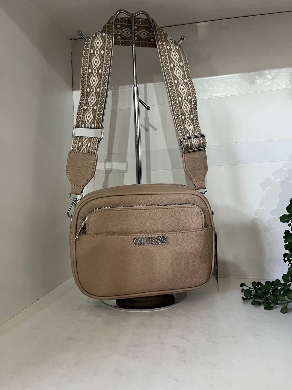 Bolso Guess bandolera - Imagen 4