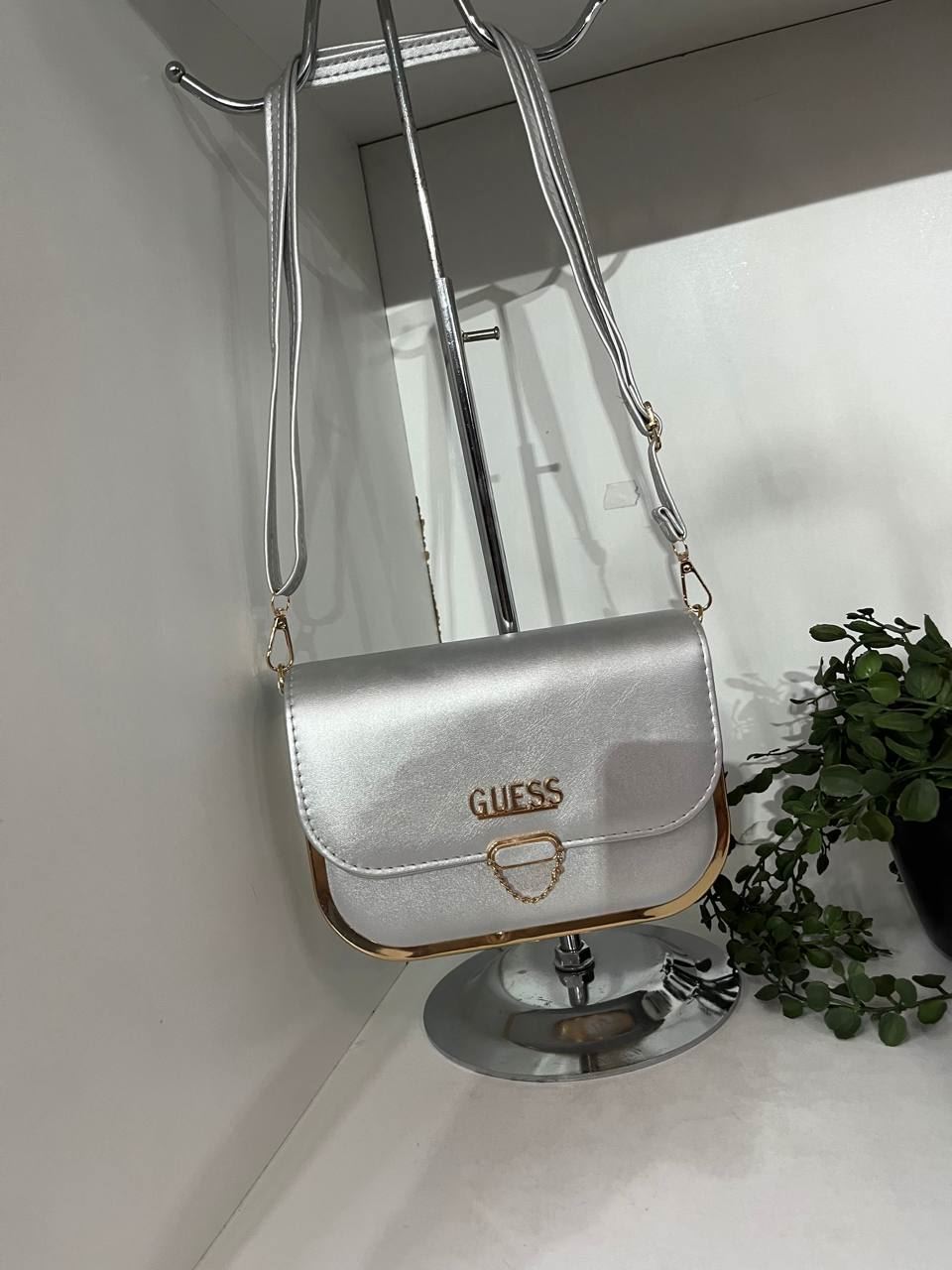 Bolso Guess brillante - Imagen 1
