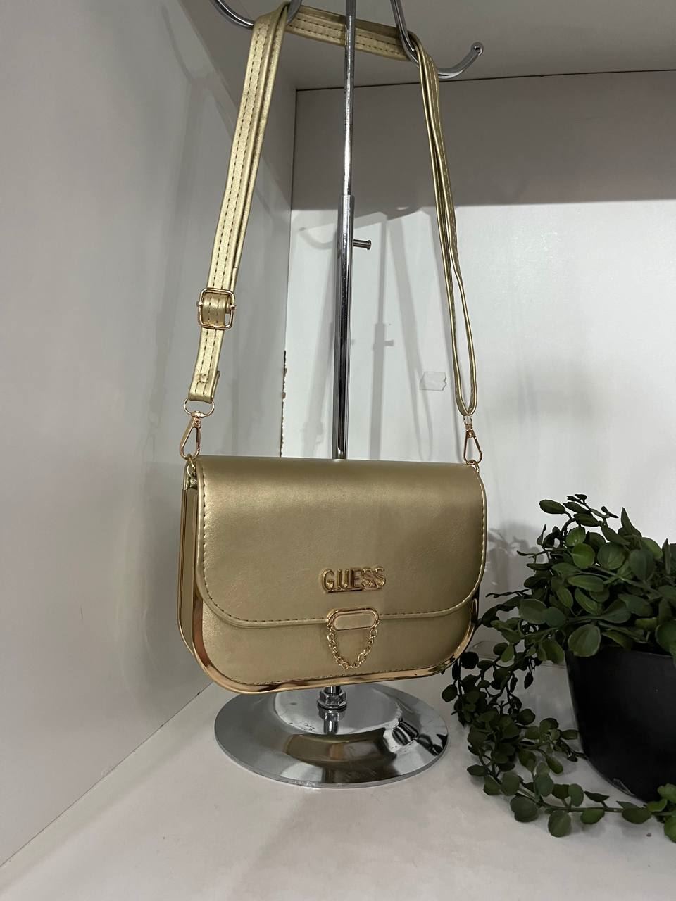 Bolso Guess brillante - Imagen 2