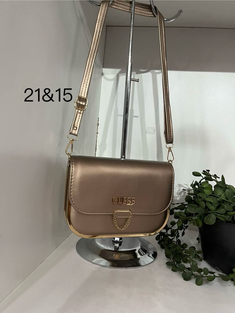 Bolso Guess brillante - Imagen 3