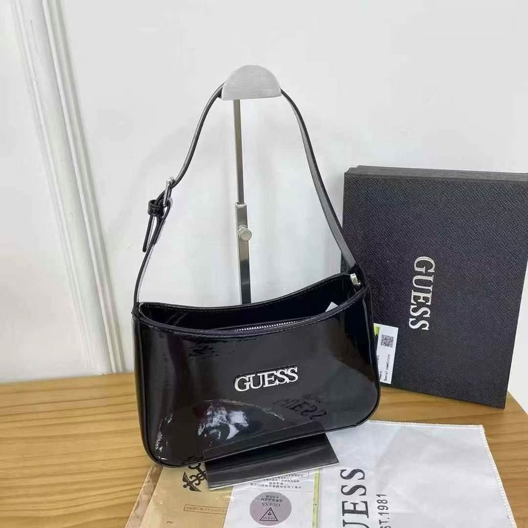 Bolso Guess charol - Imagen 6