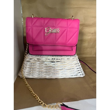 Bolso Guess con cadena dorada - Imagen 2