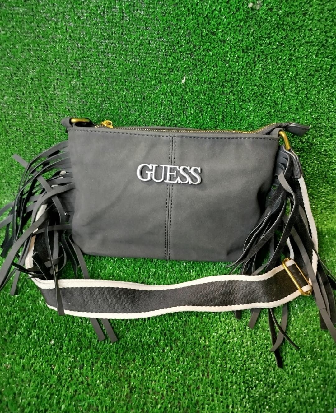 Bolso Guess con flecos - Imagen 1