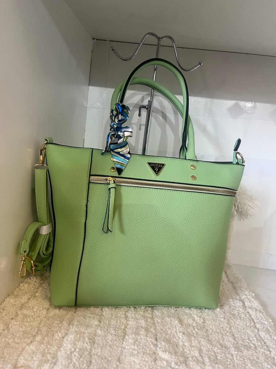 Bolso Guess con pañuelo - Imagen 3