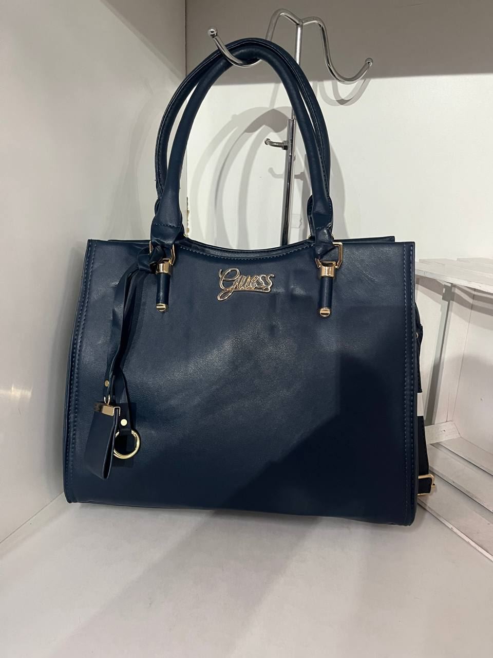 Bolso Guess cuadrado - Imagen 2