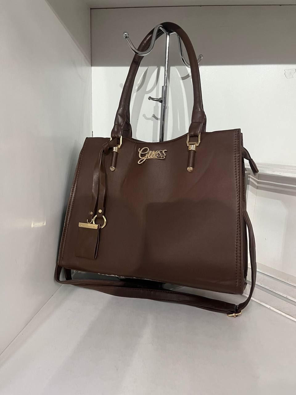 Bolso Guess cuadrado - Imagen 9