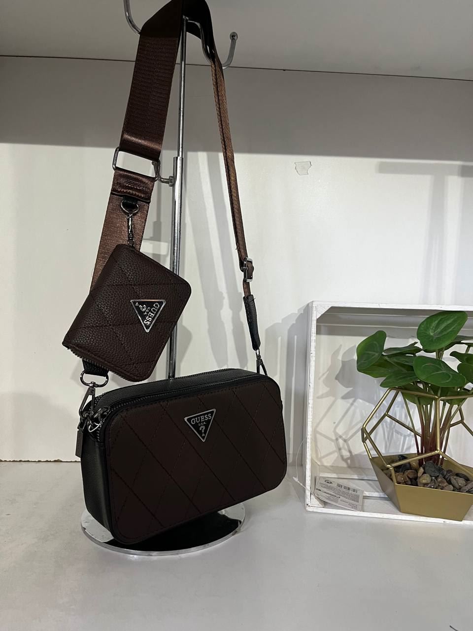 Bolso Guess de dos piezas - Imagen 3