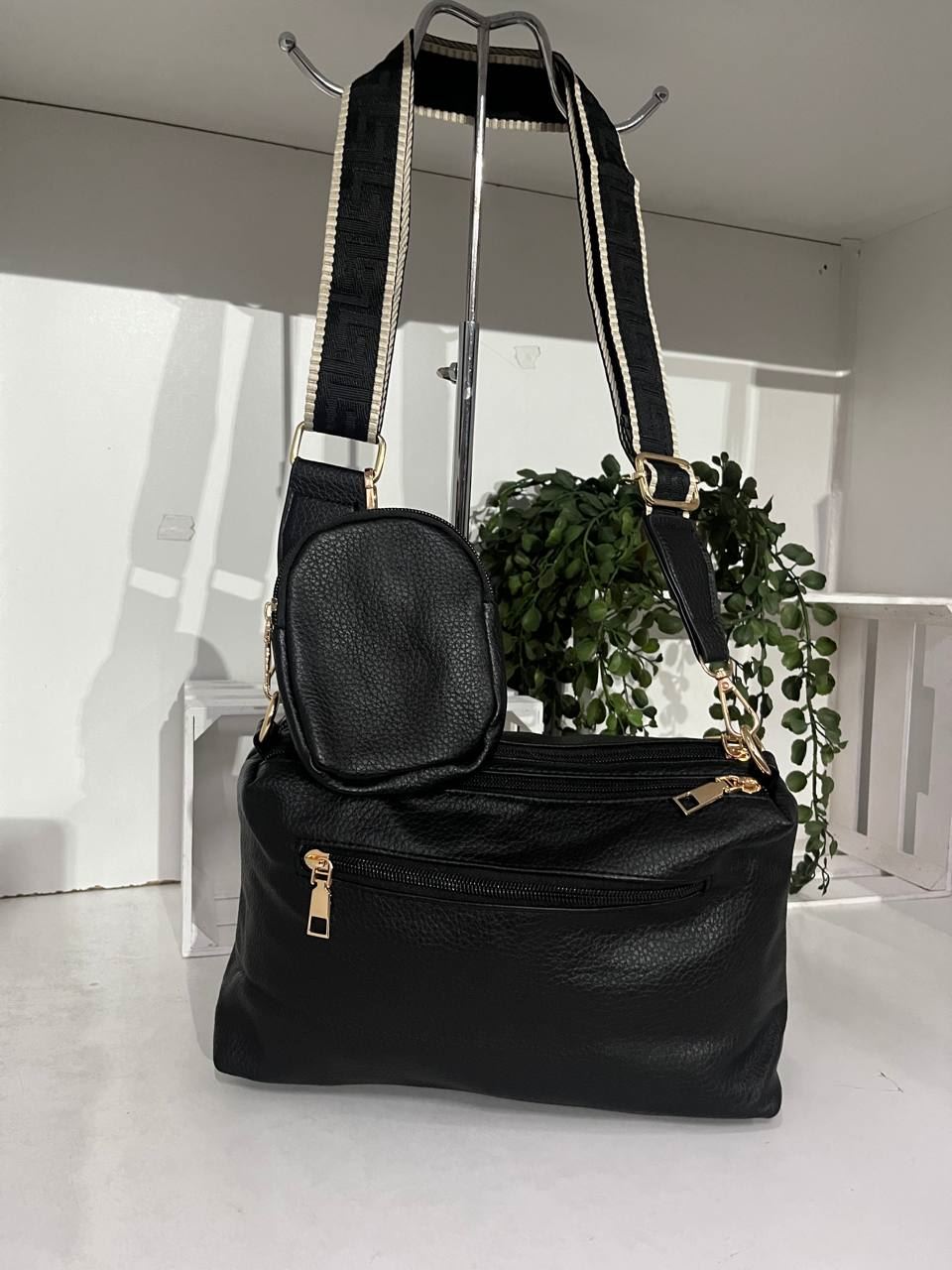 Bolso Guess dos piezas - Imagen 2