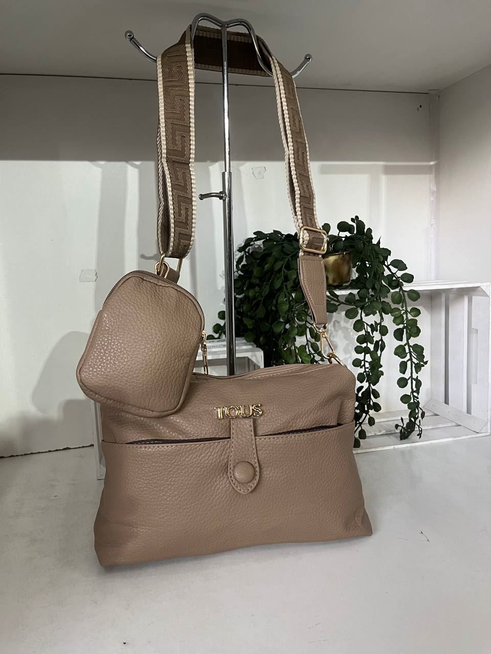 Bolso Guess dos piezas - Imagen 5