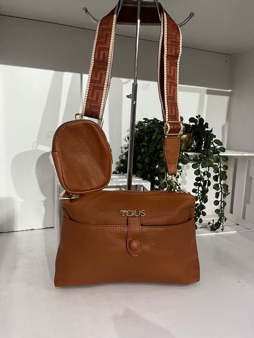 Bolso Guess dos piezas - Imagen 6