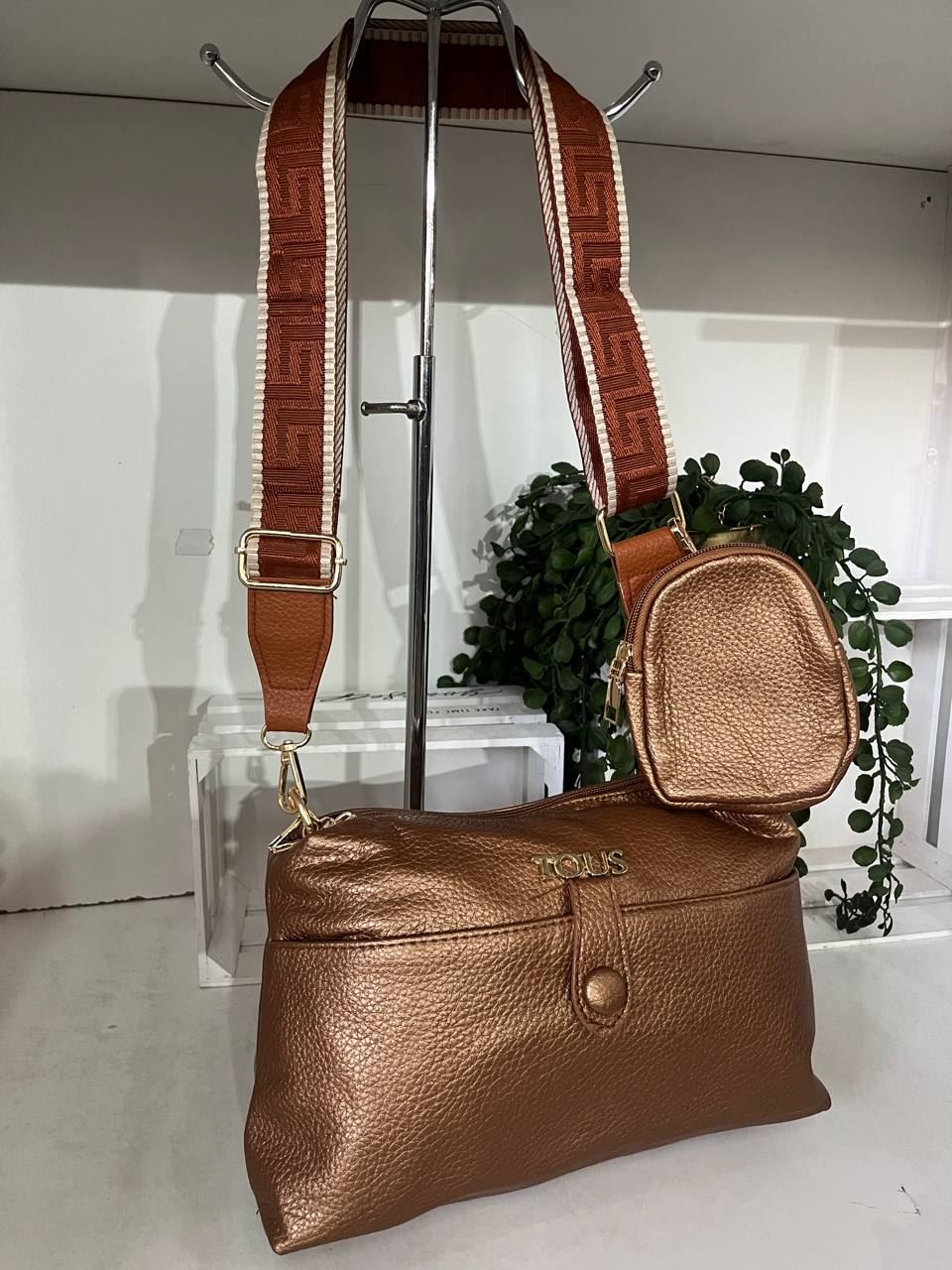 Bolso Guess dos piezas - Imagen 7