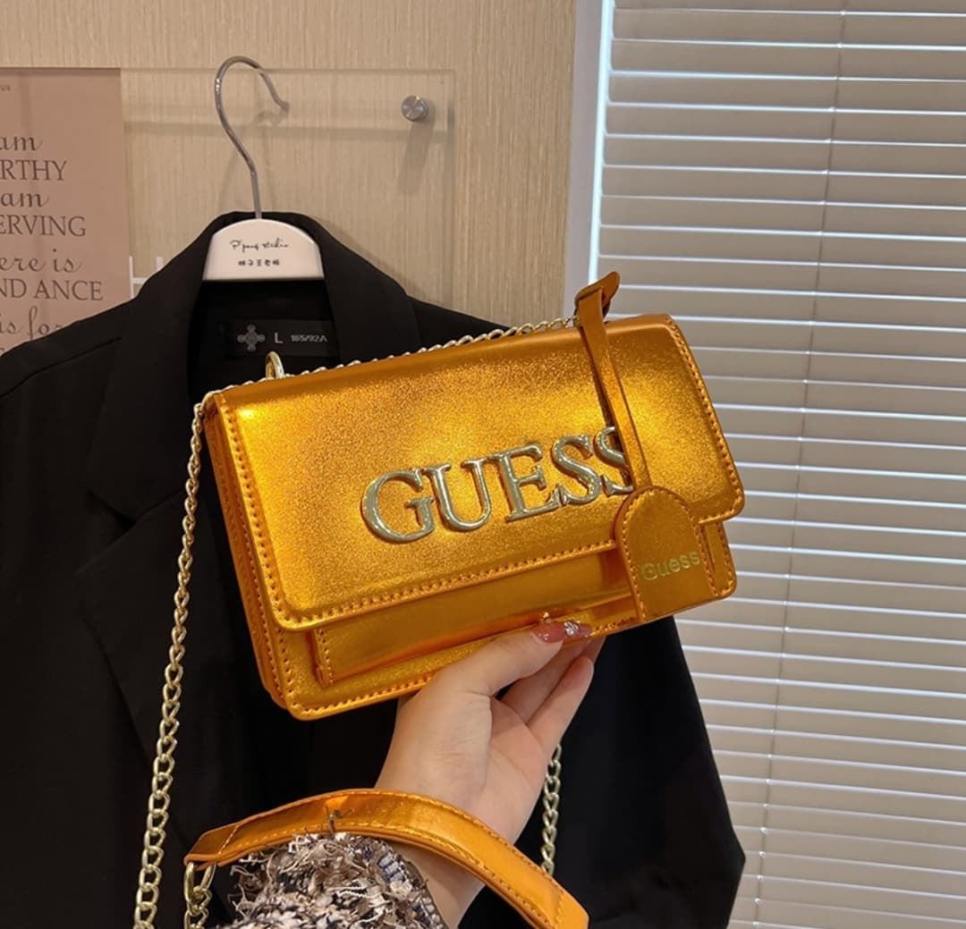 Bolso Guess metalizado - Imagen 4