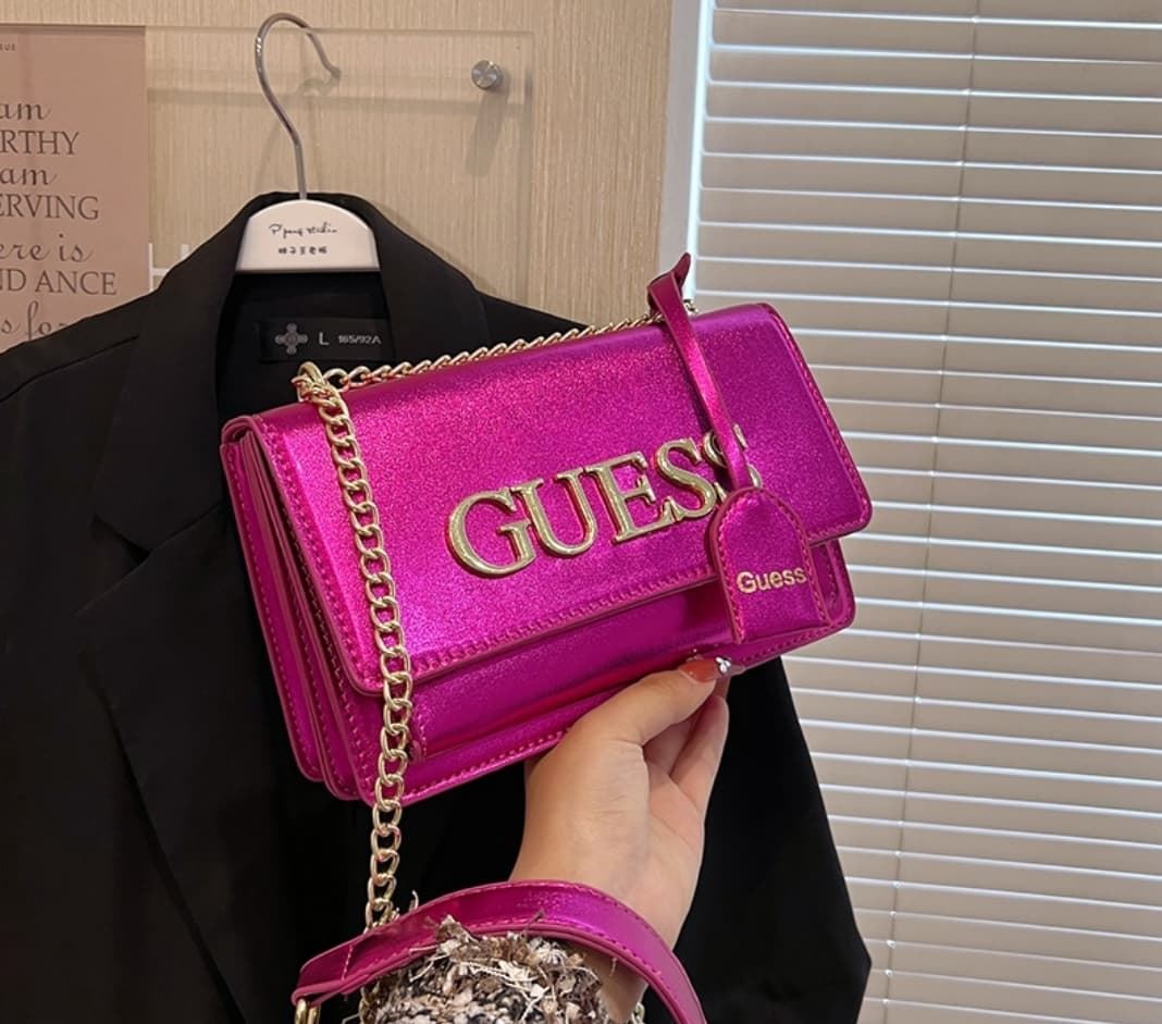 Bolso Guess metalizado - Imagen 7