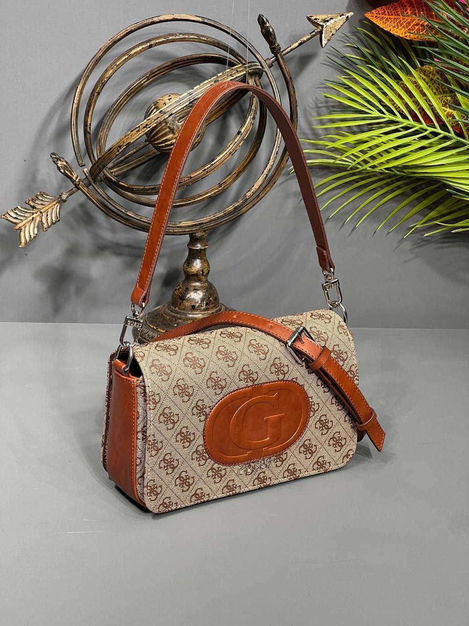 Bolso Guess novedad - Imagen 2
