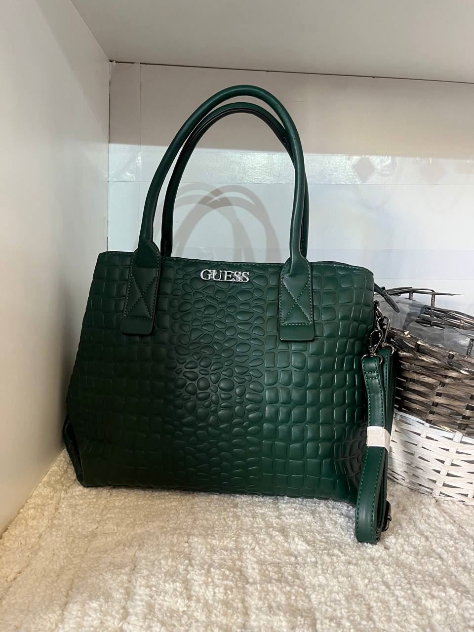 Bolso Guess piel de coco - Imagen 5