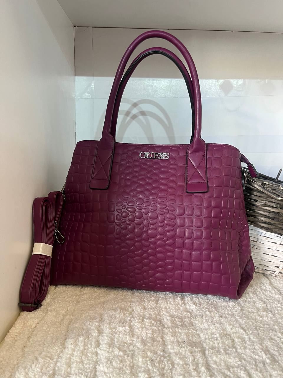 Bolso Guess piel de coco - Imagen 1