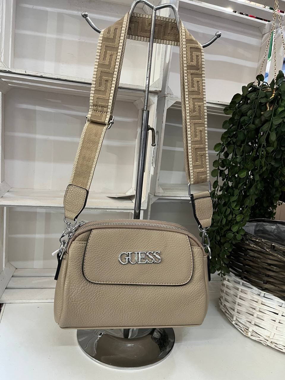 Bolso Guess temporada - Imagen 1