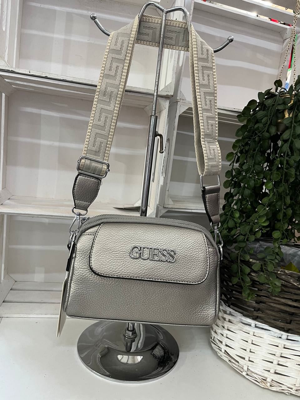 Bolso Guess temporada - Imagen 5