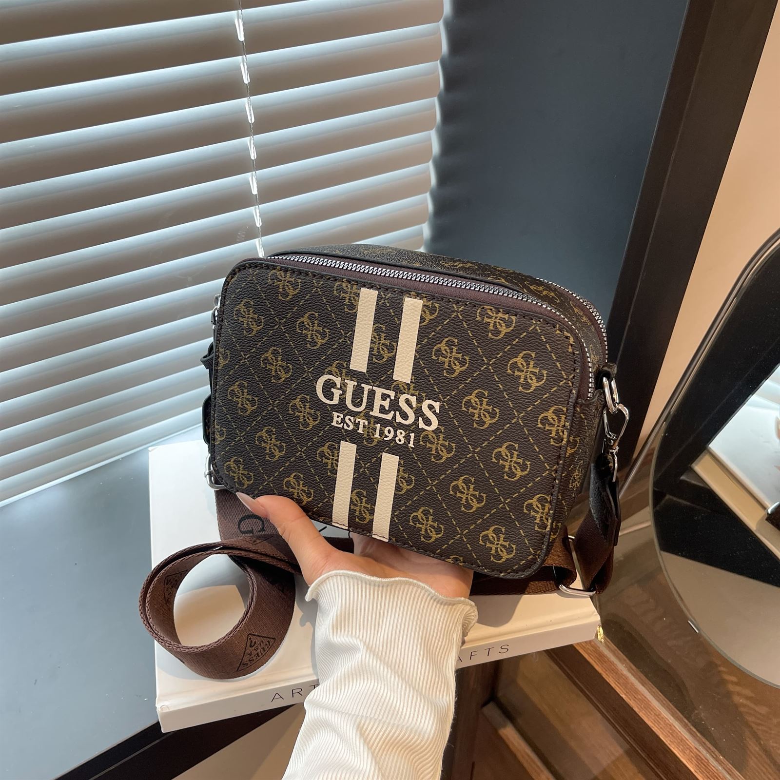 Bolso Guess - Imagen 3