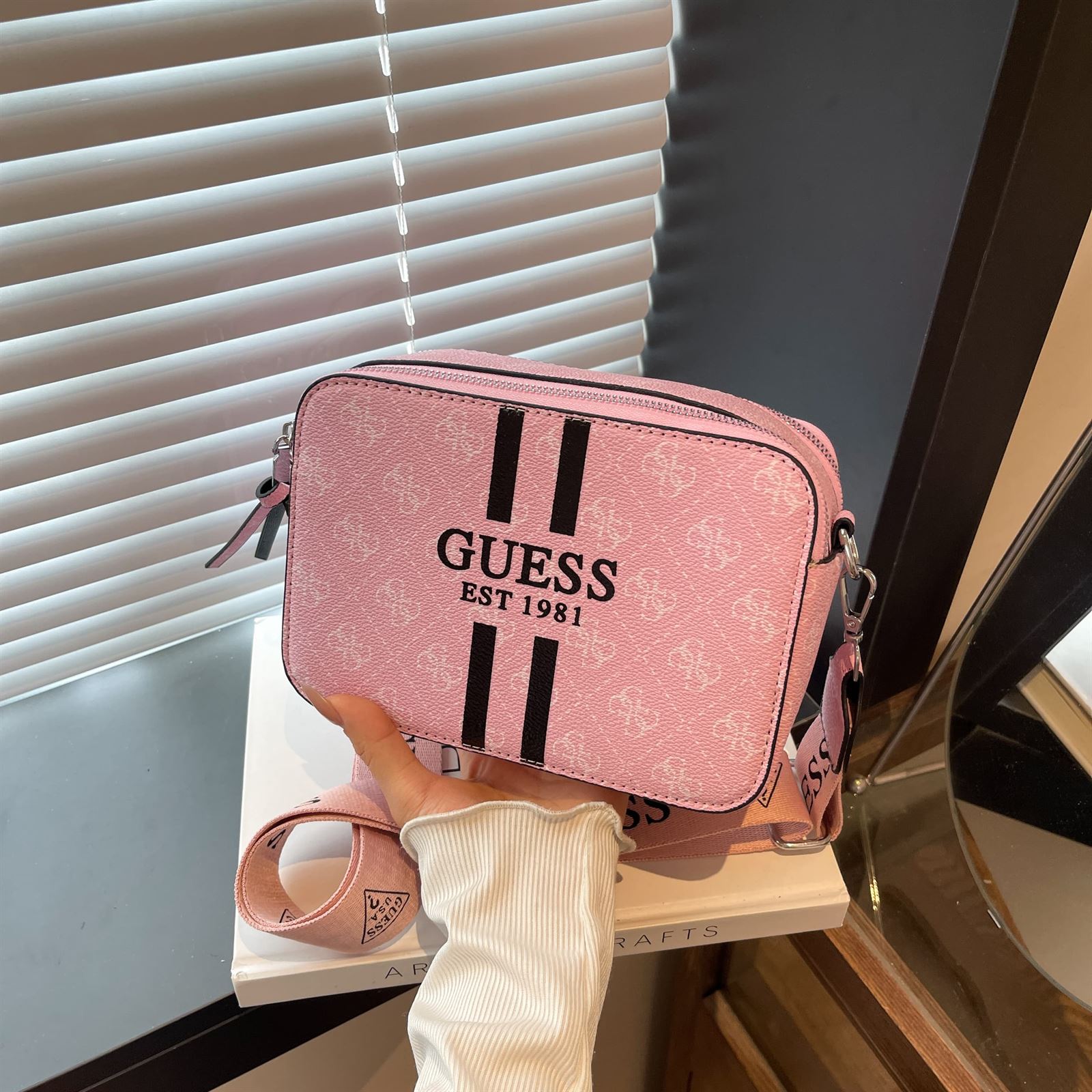 Bolso Guess - Imagen 7
