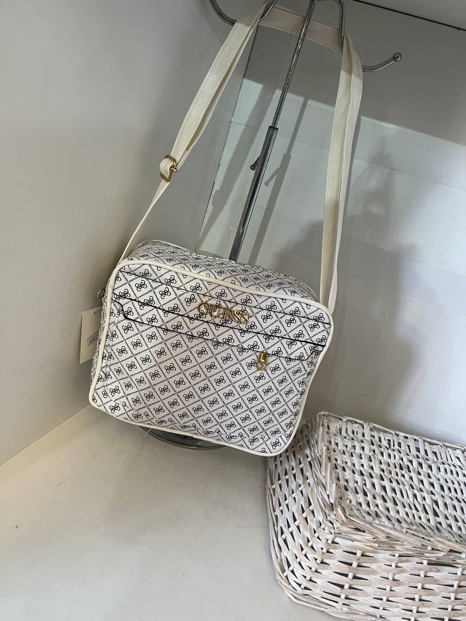 Bolso Guess - Imagen 1