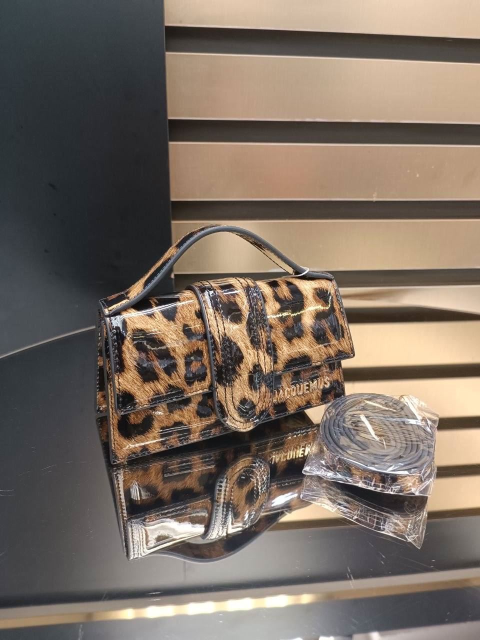 Bolso Jaquemus Le Bambino - Imagen 6