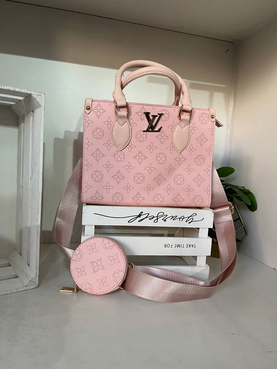 Bolso Louis Vuitton con monedero - Imagen 3