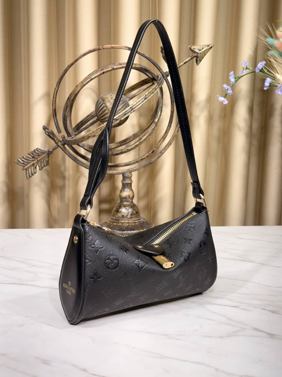 Bolso Louis Vuitton crossbody - Imagen 1