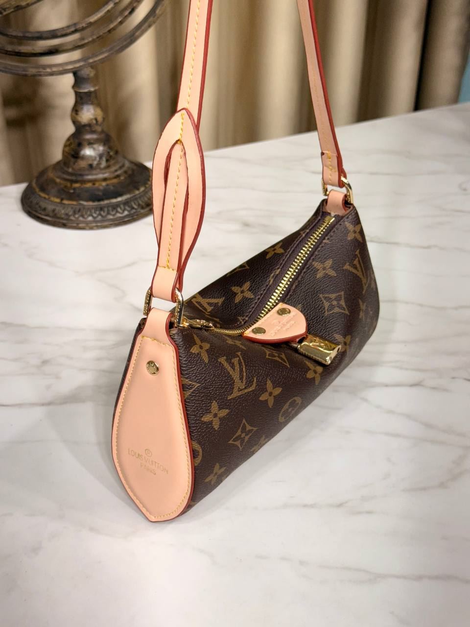 Bolso Louis Vuitton crossbody - Imagen 5